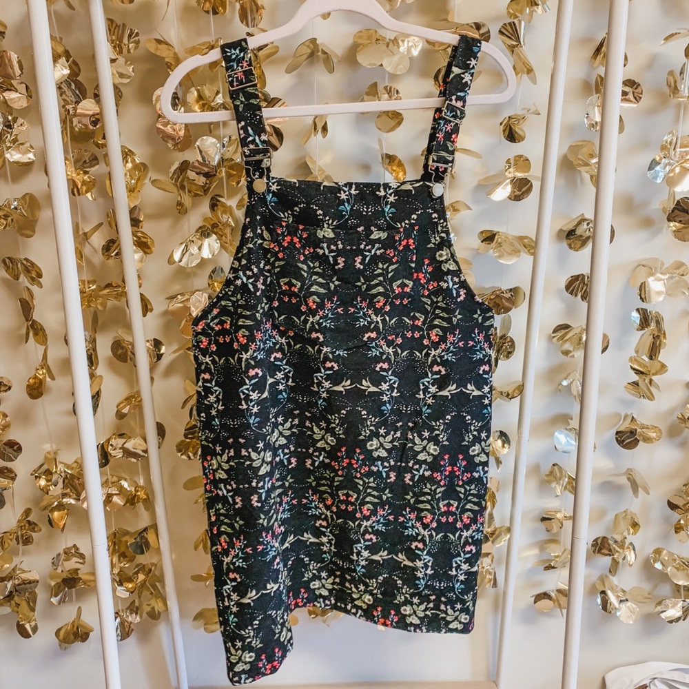 Floral overall velvet dress